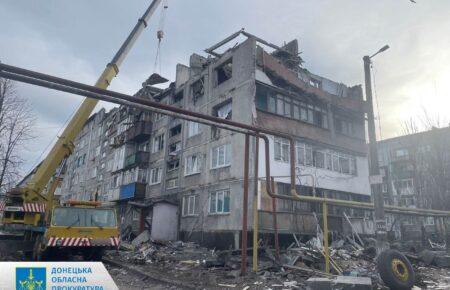 Росіяни скинули авіабомбу на житловий будинок у Мирнограді