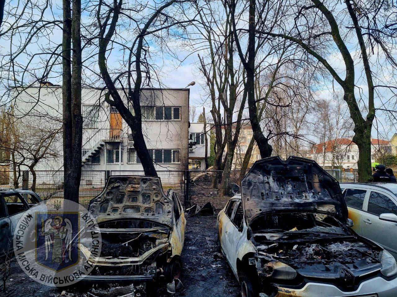 Унаслідок ракетної атаки у столиці пошкоджено 6 закладів освіти