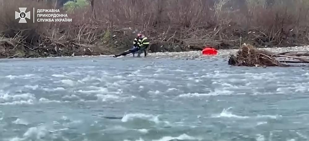 Прикордонники виявили тіло чоловіка, який хотів переплисти Тису