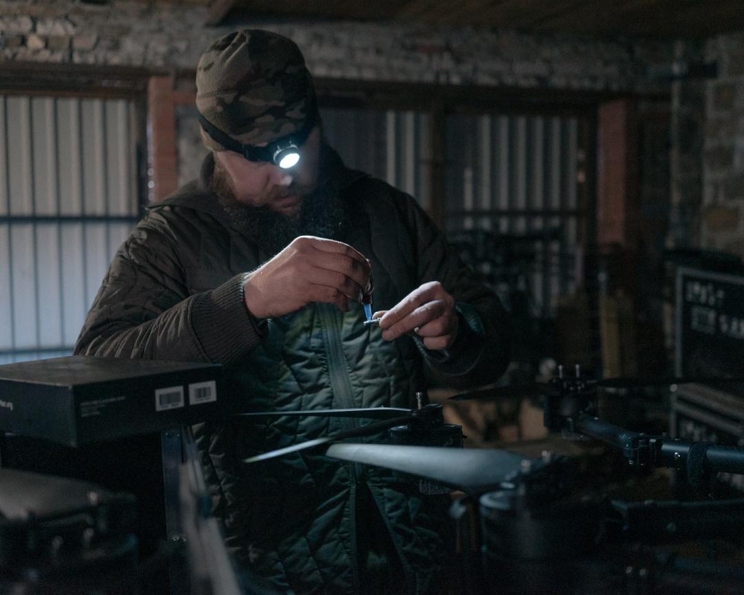 Велика кількість дронів над лінією фронту в Україні паралізувала бойові дії для обох сторін — WP