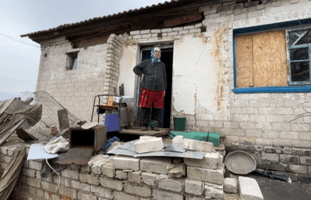 «Живу, як у розбитому кориті» — єдина жителька села Греківка, що на Луганщині