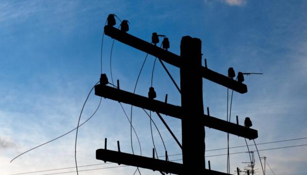 Ворог вночі обстріляв Нікопольщину: пошкоджені підприємство, агрофірма та ЛЕП