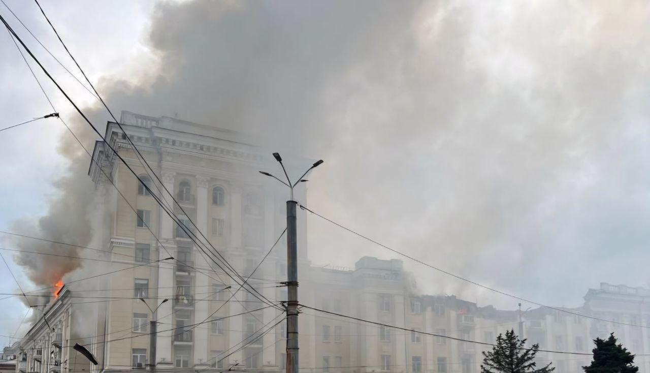 Окупанти завдали ракетного удару по Дніпру: є жертви та руйнування (ФОТО)