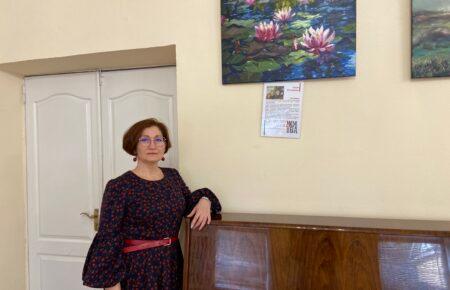 «Ми живемо, щоб пам’ятали подвиг наших дітей»: історії матерів із Маріуполя, які зцілюються малюванням