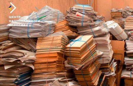 Білорусь заповнює школи на окупованій Херсонщині пропагандистською літературою — ЦНС