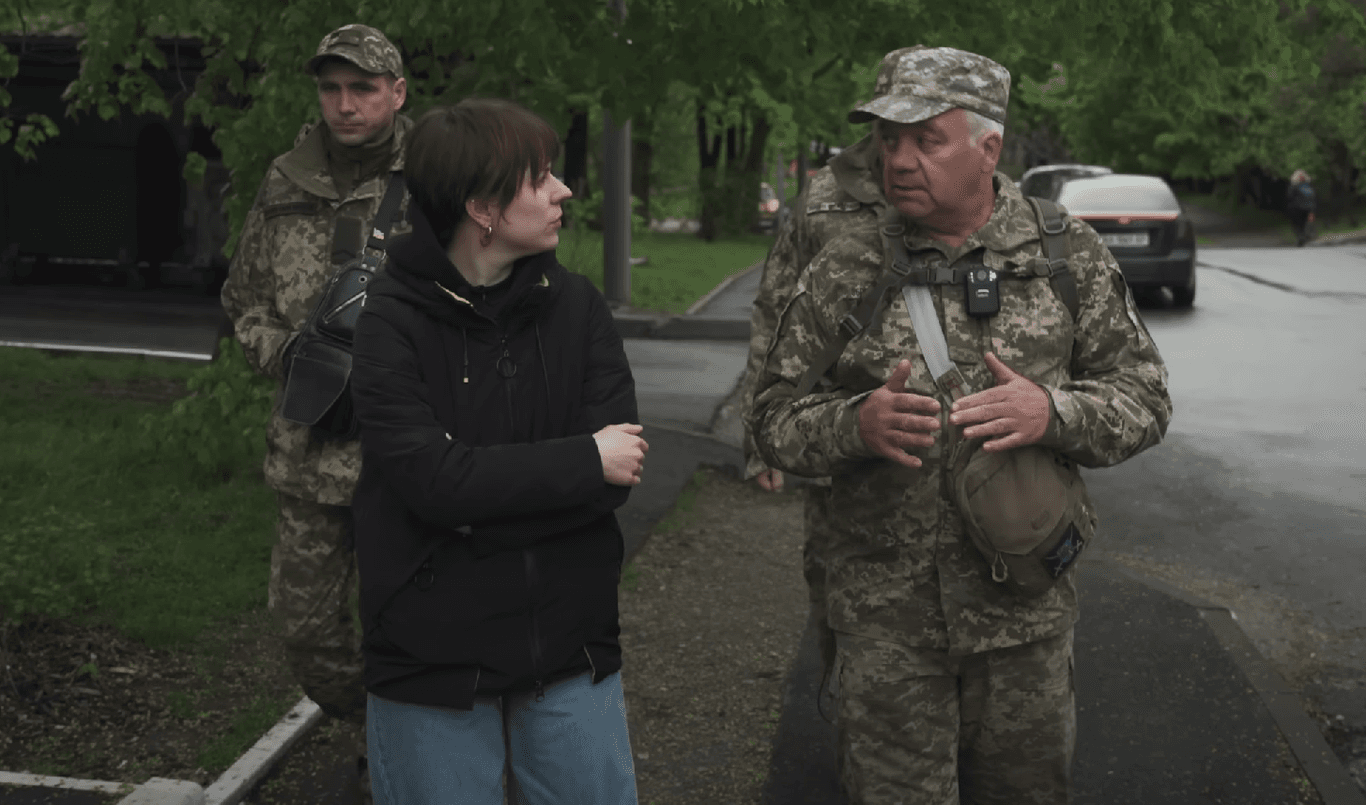 «Чоловік вдома? — Не знаю»: як журналістка провела день з ТЦК