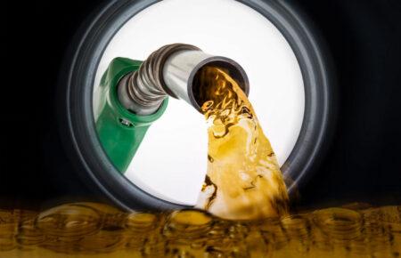 Україна з травня переходить на бензин зі спиртом: що це означає