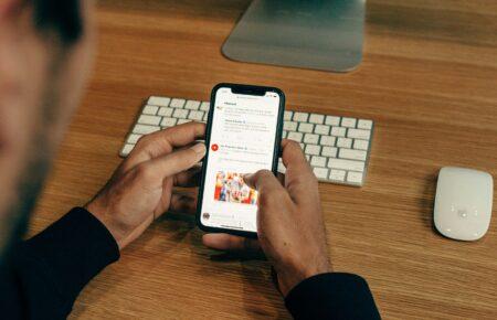 Російській пропаганді допомагають ті, хто женуться за клікбейтами — фактчекерка