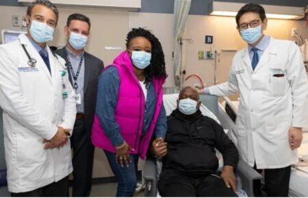 У США з лікарні виписали першого чоловіка, якому пересадили генетично модифіковану нирку свині