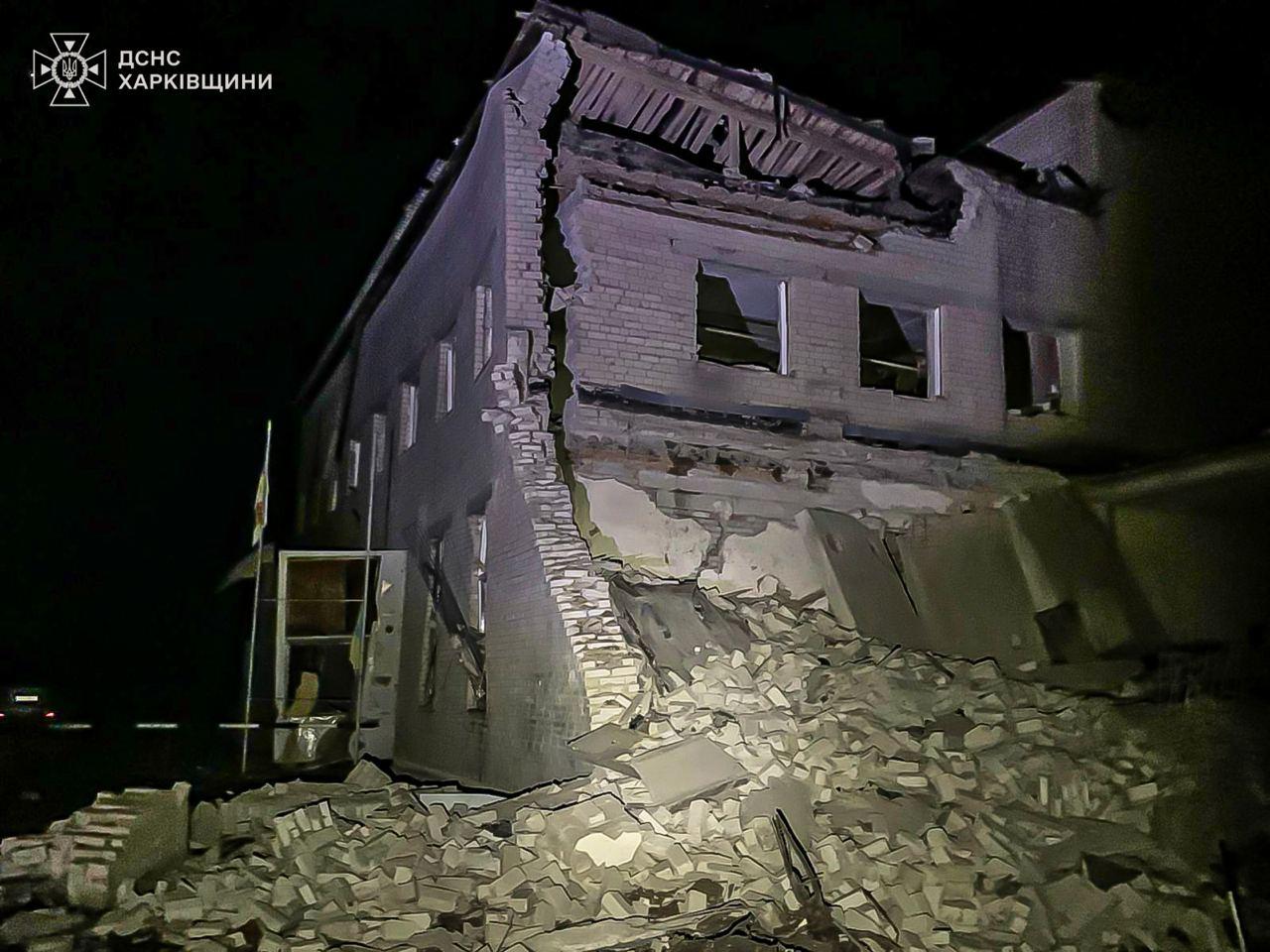 Армія РФ обстріляла пожежне депо на Харківщині (ФОТО)