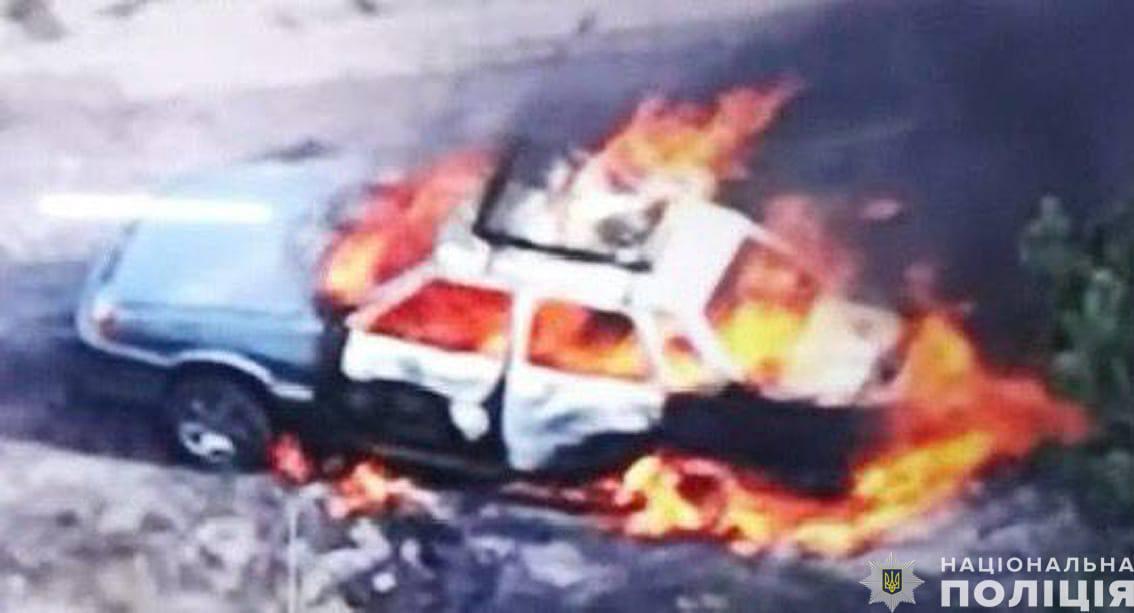 Російські окупанти розстріляли цивільне авто на прикордонні Чернігівщини