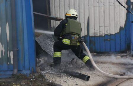 Окупанти вдарили по Нікопольщині: пошкоджені будинки, агрофірма, лінія електропередач (ФОТО)