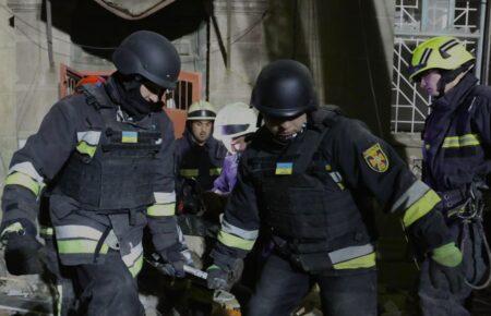 У Дніпрі завершили аварійно-рятувальні роботи на місці ракетного удару