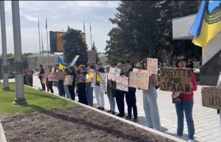 Акції на підтримку полонених оборонців Маріуполя відбулися у Києві, Харкові та Львові (ФОТО)