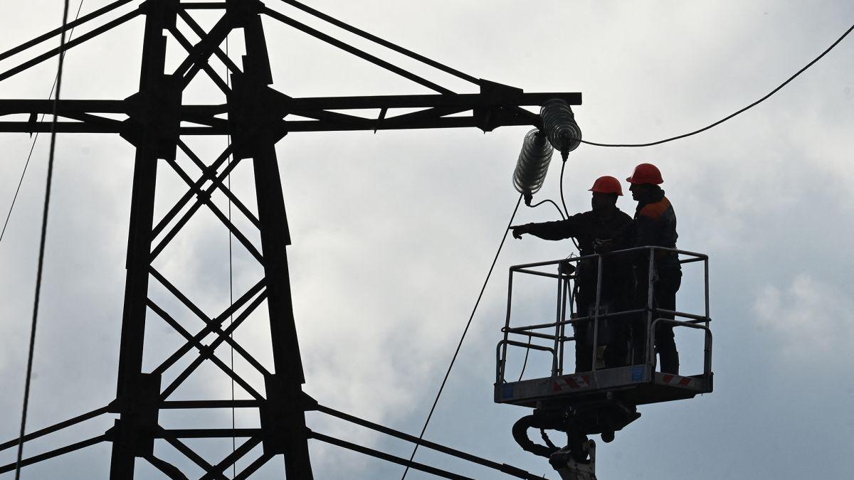 Через дефіцит в енергосистемі промисловим споживачам обмежать постачання електрики