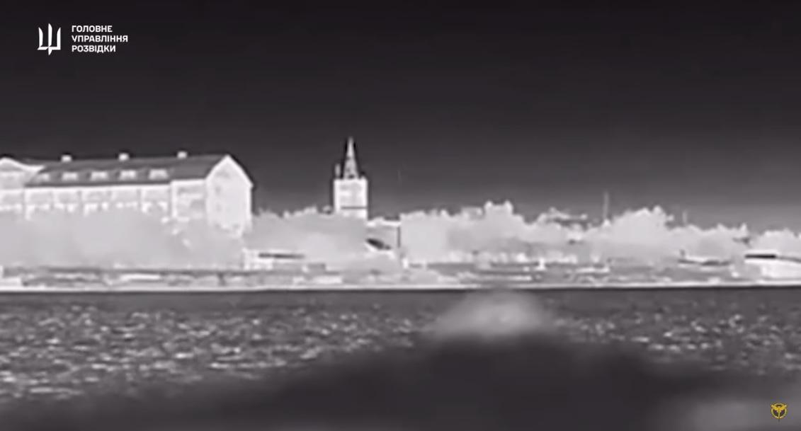 ГУР: У Криму знищено швидкісний катер окупантів (ВІДЕО)