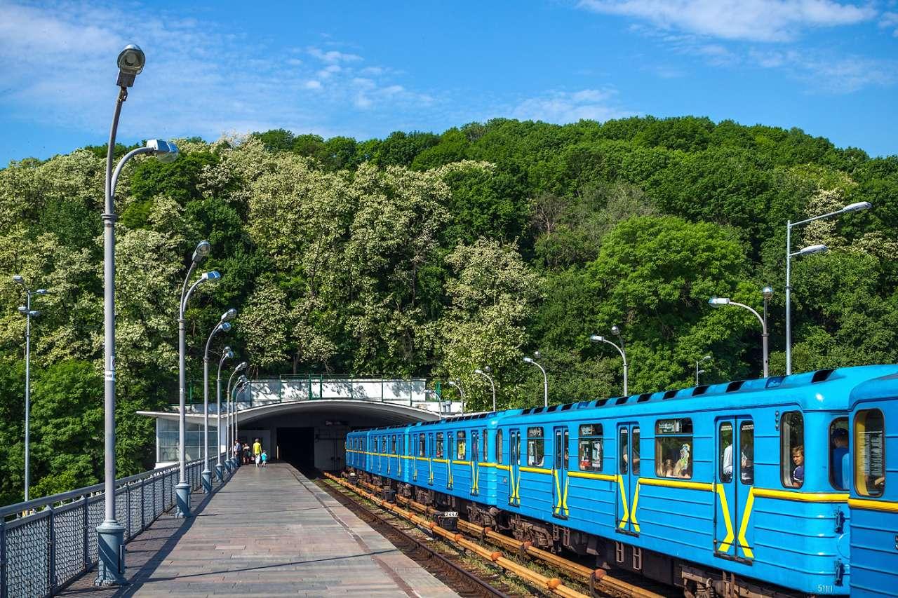 У київському метро збільшать інтервали руху поїздів через брак працівників