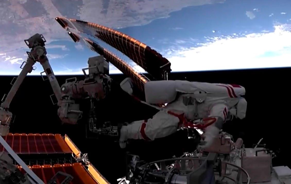 Китайські астронавти вийшли у відкритий космос і побили свій рекорд