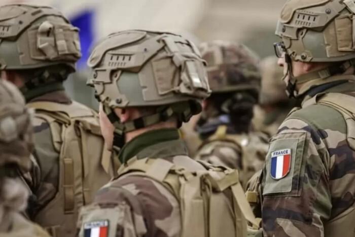 Франція відправить в Україну інструкторів для підготовки українських військових
