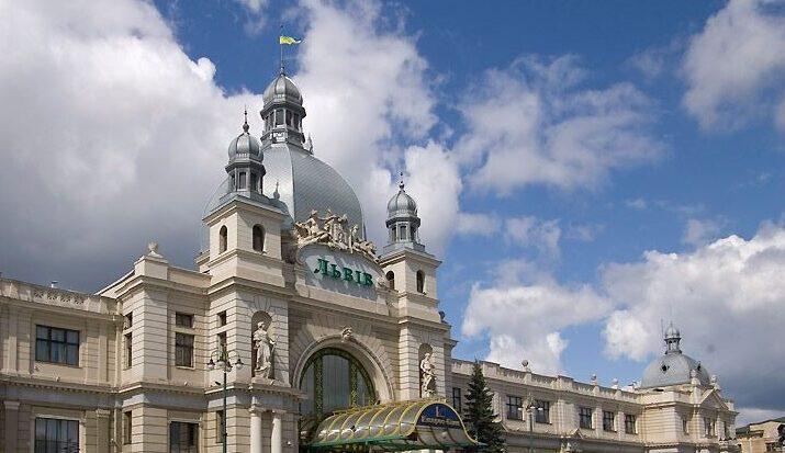 У Львові на залізничному вокзалі відкрили пункт рекрутингу до ЗСУ
