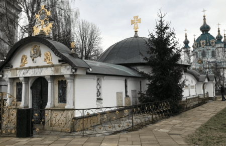 «Релігійна громада УПЦ рейдерськи захопила землю під «храм-МАФ» — адвокатка про знесену споруду