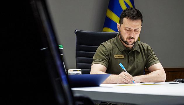 Зеленський підписав закон про збільшення штрафів за порушення військового обліку