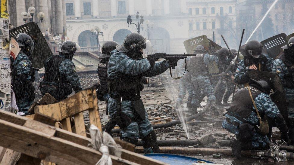 Розстріл на Майдані: суд розпочав підготовче засідання у справі проти Януковича та його силовиків