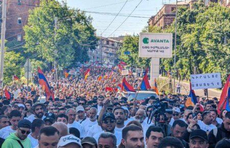 Вірменська журналістка про протести в Єревані: Цей мітинг унікальний тим, що його очолює архієпископ