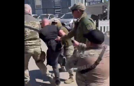 Одеський ТЦК розпочав службову перевірку щодо інциденту в маршрутці (ВІДЕО)