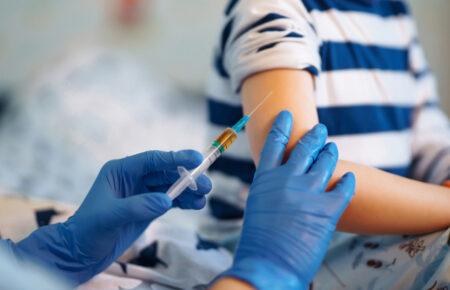 Бексеро та Варілрикс*: чому в Україні нестача платних вакцин