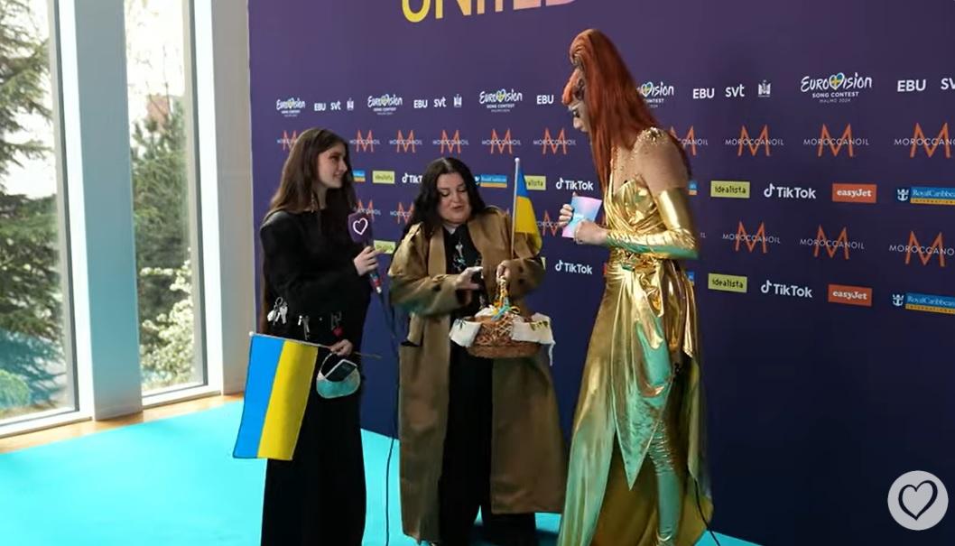 Відкриття «Євробачення-2024»: alyona alyona і Jerry Heil принесли великодній кошик на бірюзову доріжку