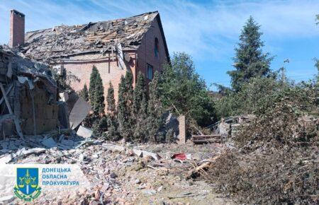 Росіяни вбили чоловіка та жінку у Покровську, їхня дитина — поранена