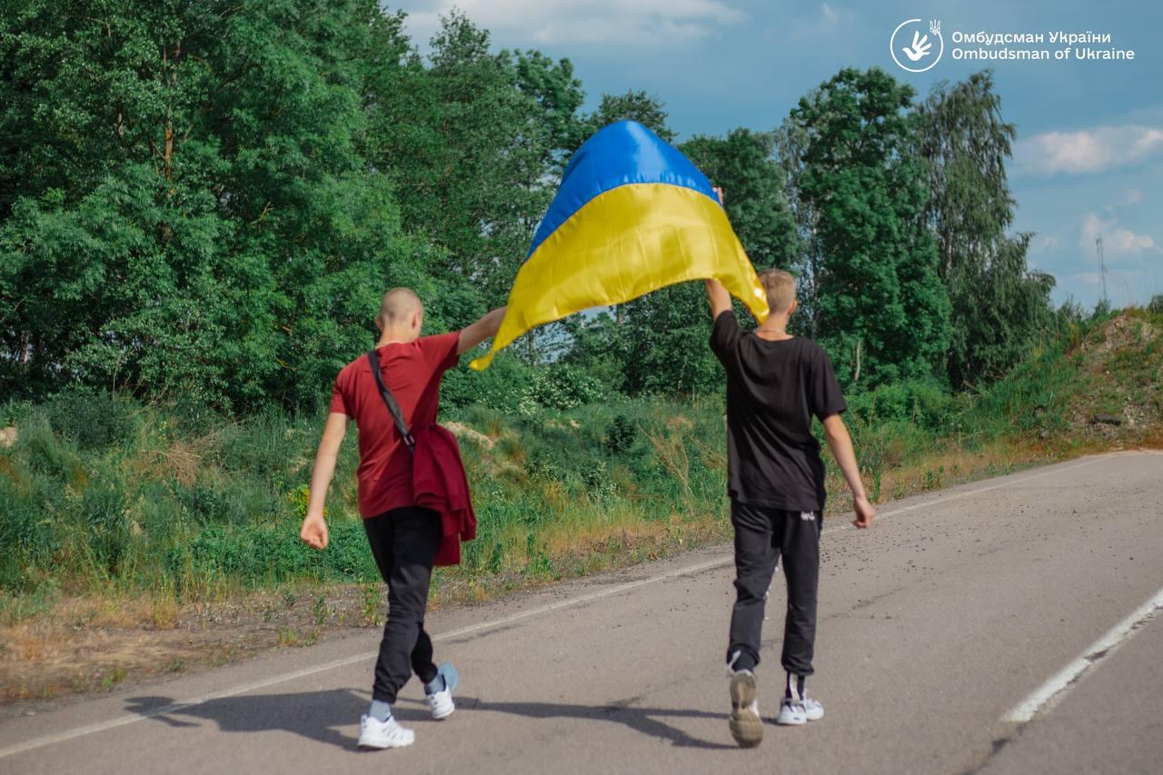 Україна за допомогою Катару повернула 13 дітей (ФОТО)