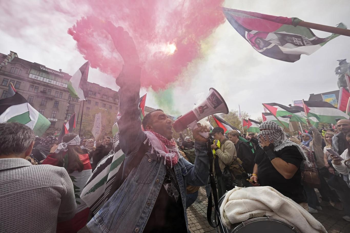 У Швеції тисячі пропалестинських протестувальників вийшли на демонстрацію проти участі Ізраїлю в «Євробаченні»