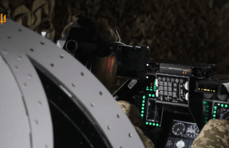 Повітряні сили ЗСУ отримали перший тренажер винищувача F-16