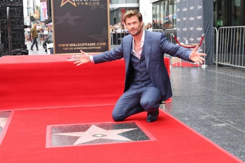 Австралійський актор Кріс Гемсворт отримав зірку на Голлівудській алеї слави