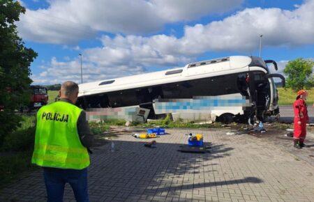 У Польщі у ДТП потрапив автобус з українцями: постраждали 14 людей