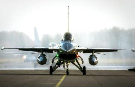 Жодних обмежень на використання F-16, наданих Нідерландами — глава Міноборони Оллонгрен