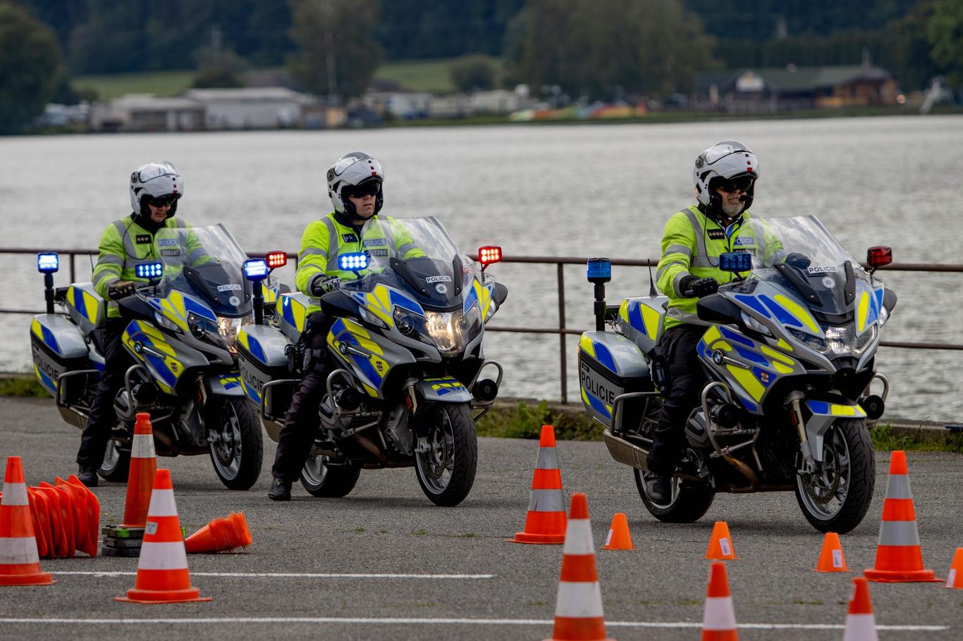 Напад на українських волонтерів у Празі: поліція затримала 4 російськомовних громадян