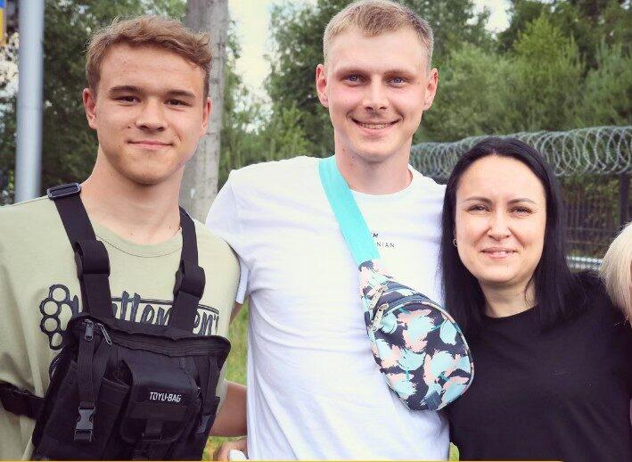 В Україну повернули підлітка, якого в РФ вивезла тітка і оформила йому російське громадянство