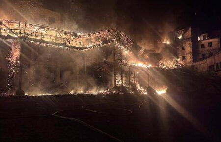 Окупанти ввечері обстріляли Селидове, пошкоджена шахта