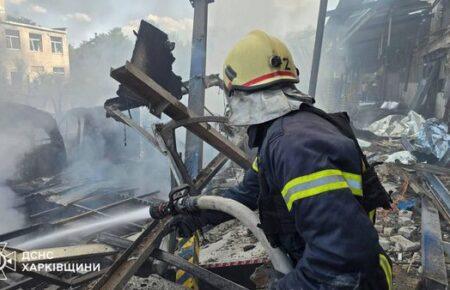 Окупанти вдарили по житловій забудові Харкова: є поранені, з-під завалів дістали дитину