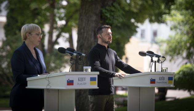 «Росія окрім сили нічого не розуміє» — Зеленський під час зустрічі з президенткою Словенії