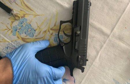 На Полтавщині чоловік застрелив працівника ТЦК та втік з його автоматом і мобілізованим