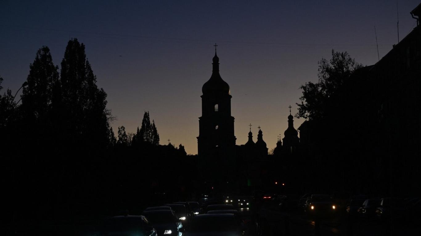 Для Києва споживання світла на 2 червня обмежують на чверть
