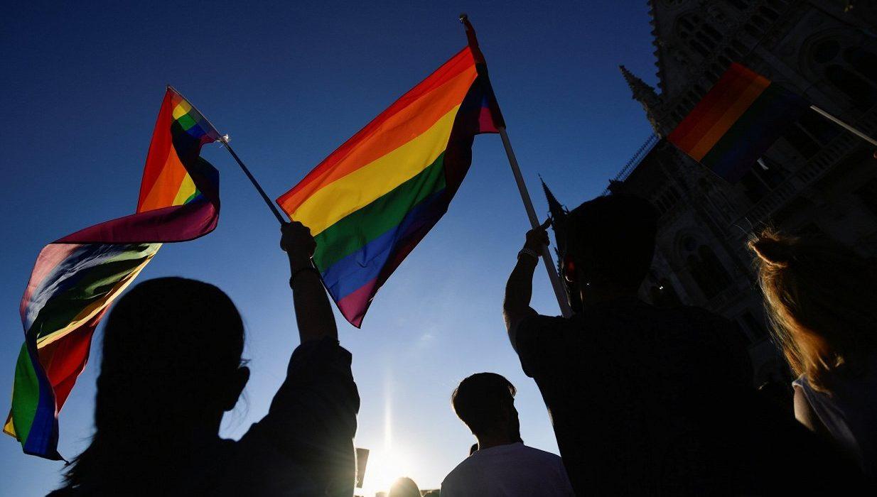 Українське суспільство готове, але влада консервативніша — правозахисник про цивільні партнерства