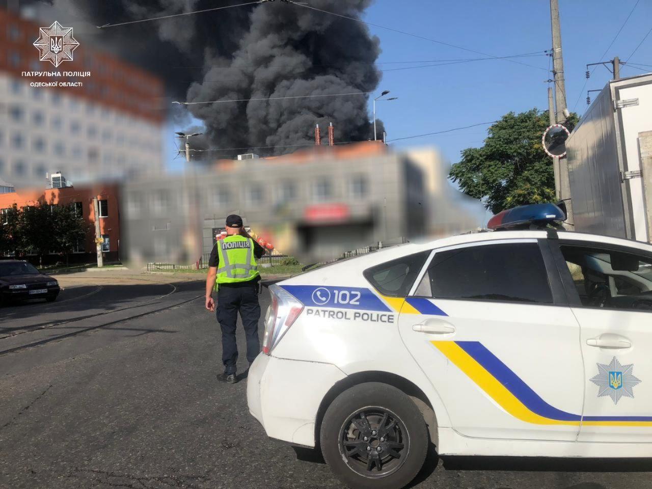 Окупанти зранку вдарили по цивільній інфраструктурі Одеси, є постраждалі (ФОТО)