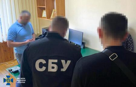 Керівник Західного управління Мін’юсту організував схему із «закриття» справ боржників