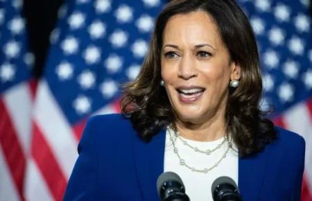 Гарріс випередила Трампа в загальнонаціональному опитуванні на кілька відсотків