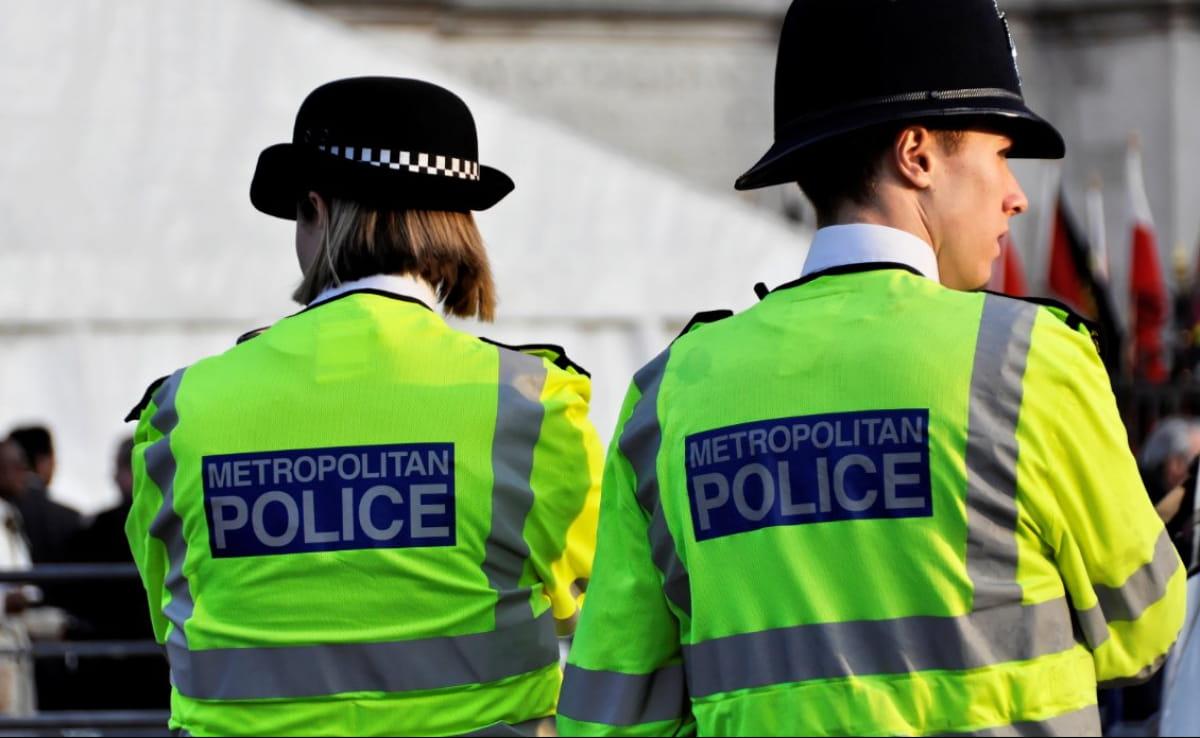 У Британії затримали чоловіка, якого підозрюють у нападі на відвідувачів літнього клубу